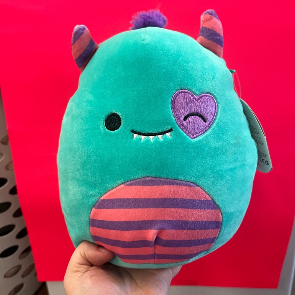 MONSTER SQUISHMALLOW🩵